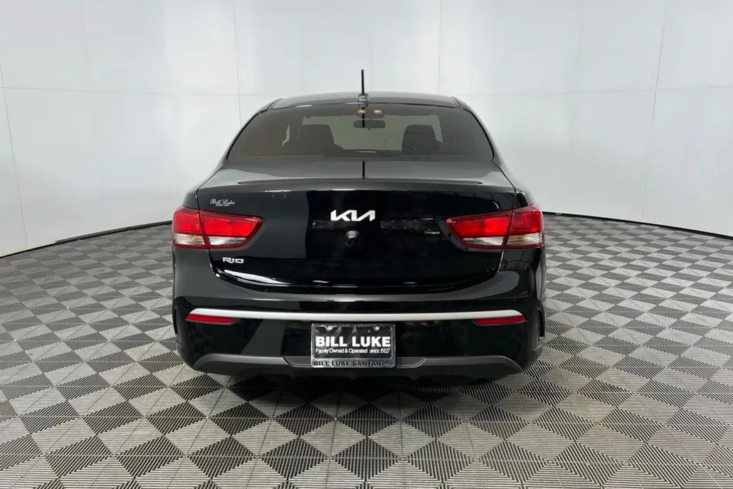 2023 Kia Rio S photo 1
