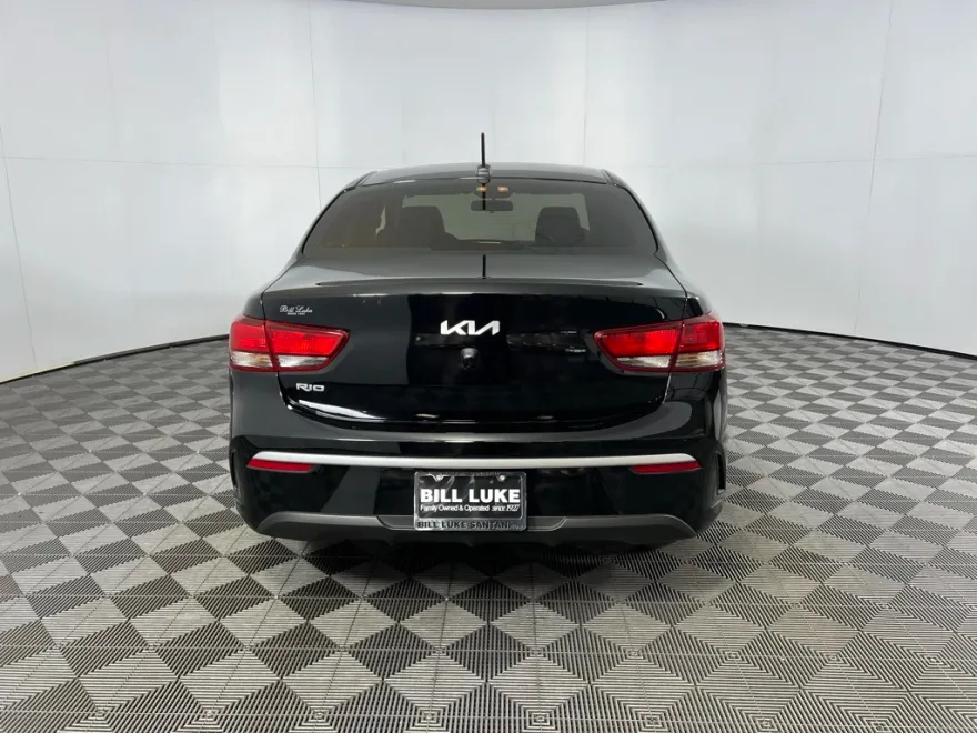 2023 Kia Rio S photo 1