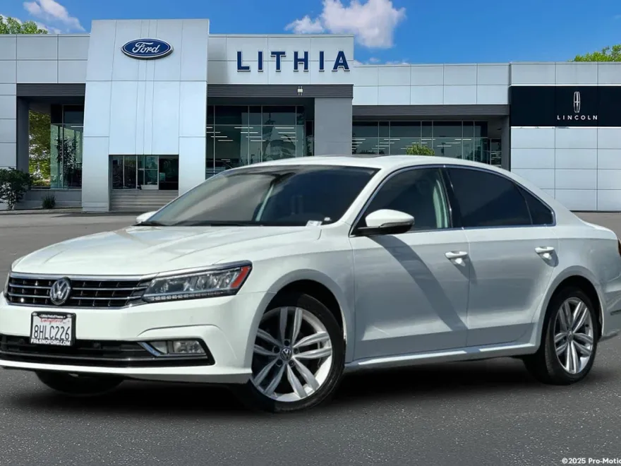 2018 Volkswagen Passat 2.0T SE photo 1