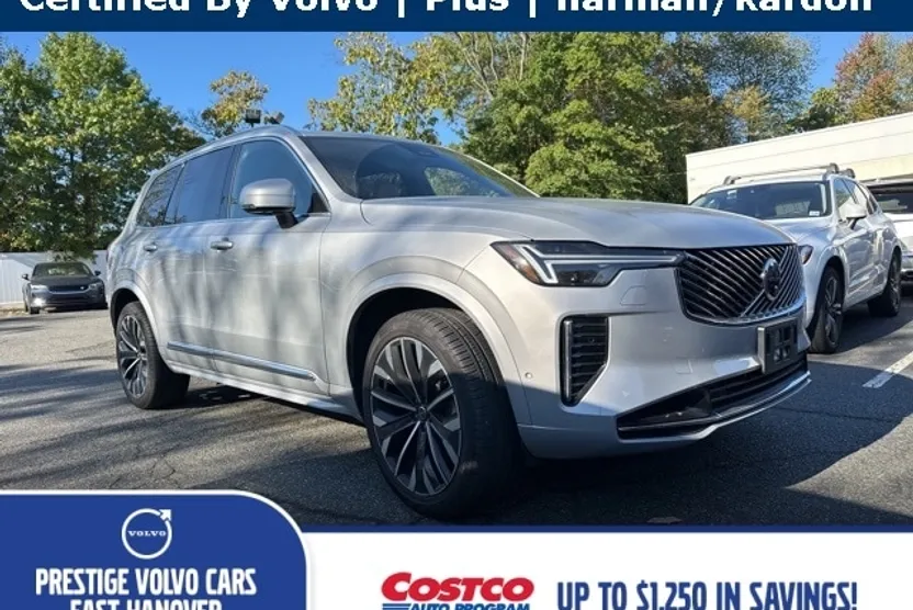 2025 Volvo XC90 Plus photo 1