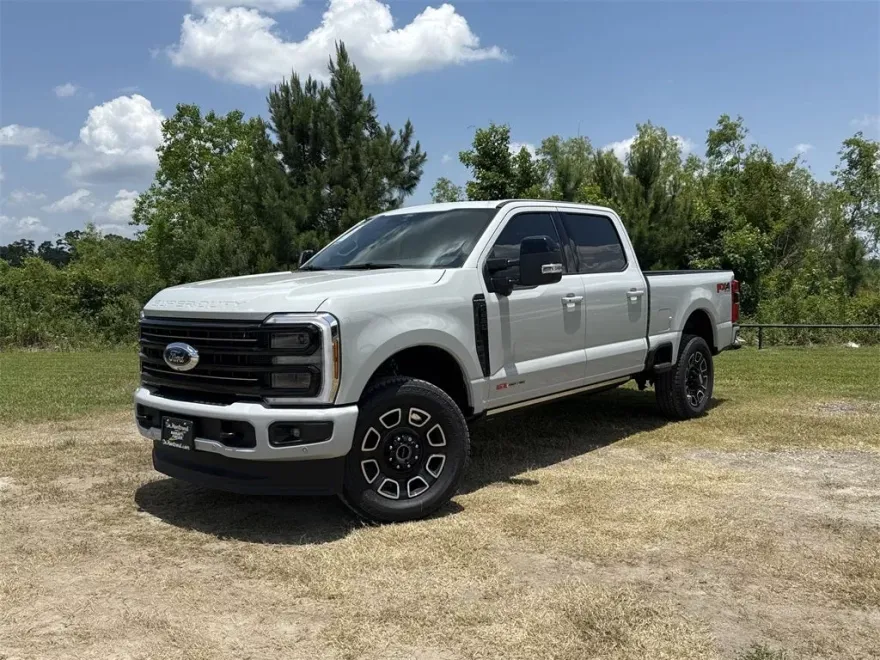 2025 Ford F-250 photo 1