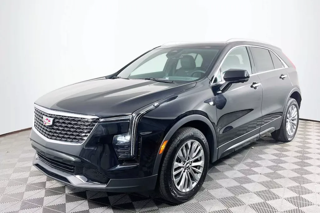 2025 Cadillac XT4 Premium Luxury photo 1