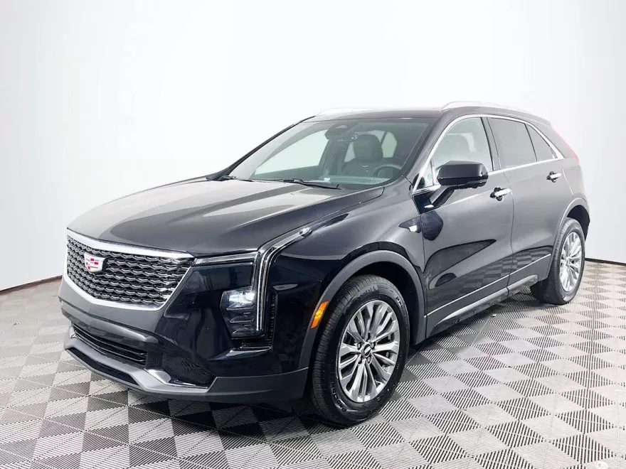 2025 Cadillac XT4 Premium Luxury photo 1
