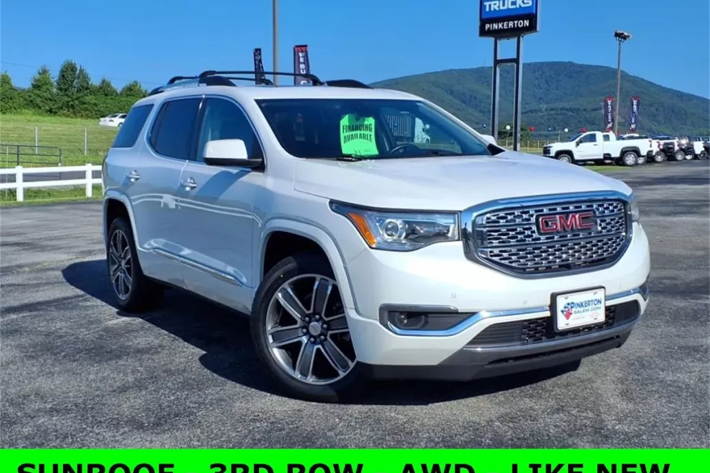 2017 Gmc Acadia Denali photo 1