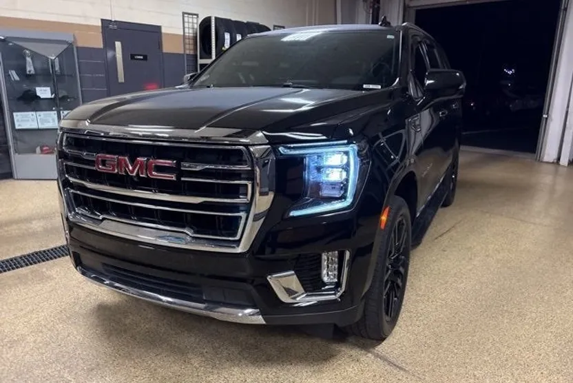 2023 Gmc Yukon SLT photo 1