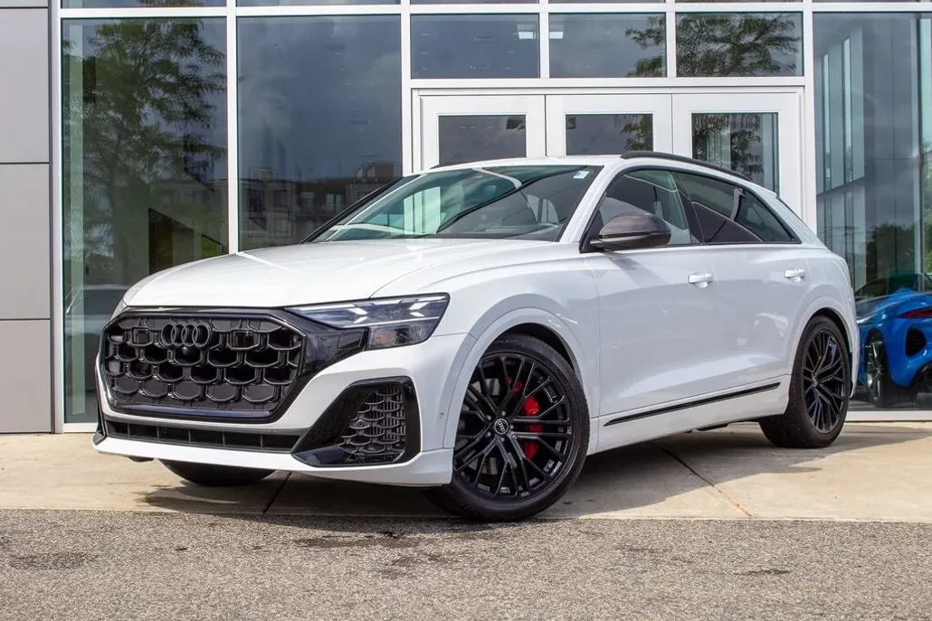 2024 Audi SQ8 Premium Plus photo 1