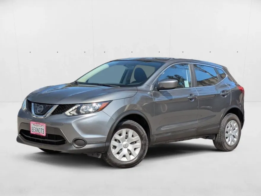 2018 Nissan Rogue Sport S photo 1