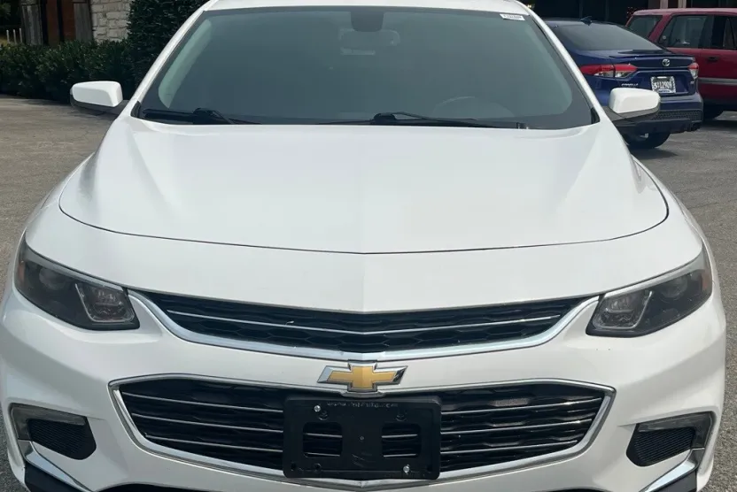 2018 Chevrolet Malibu 1LT photo 1