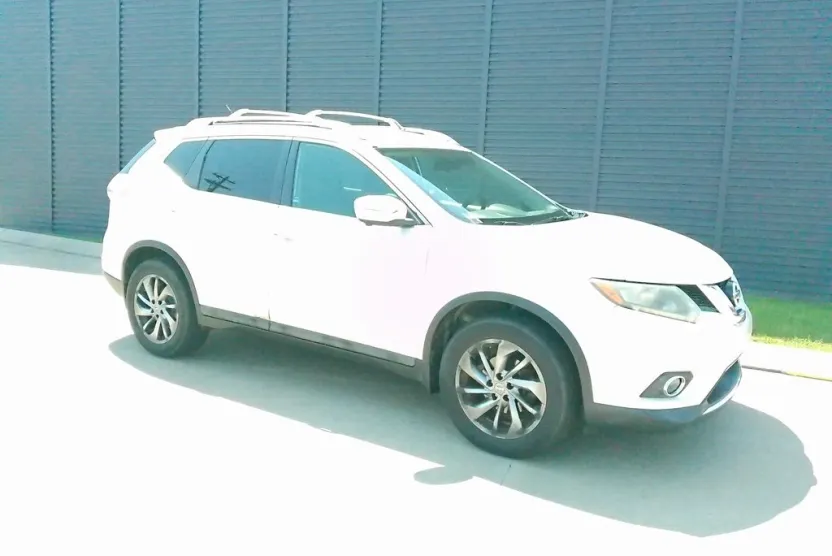 2015 Nissan Rogue SL photo 1