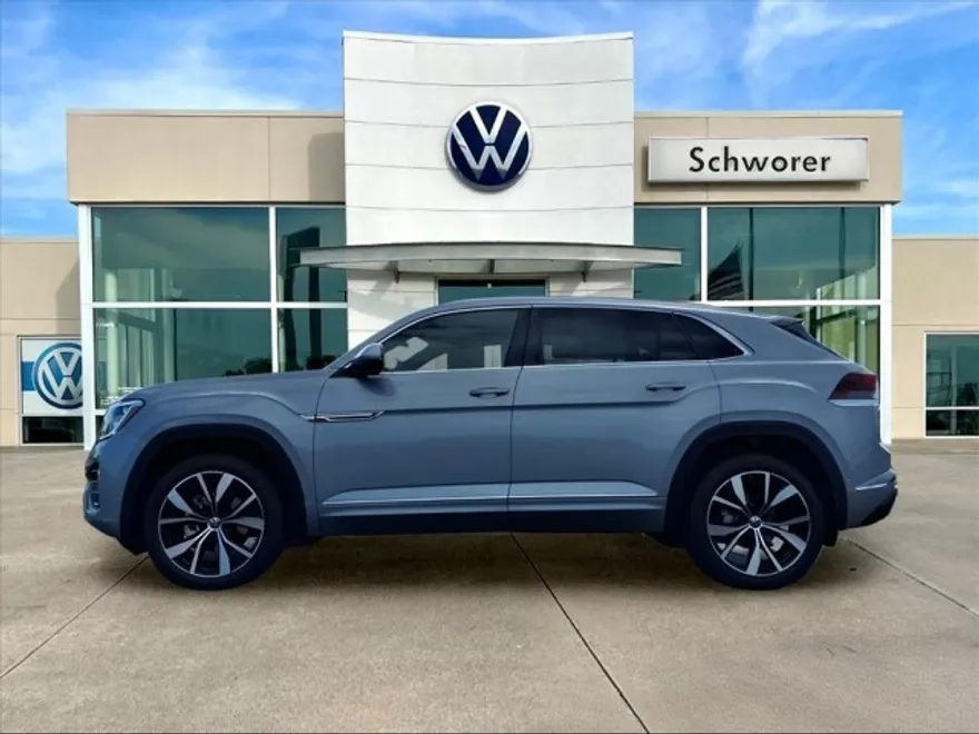 2026 Volkswagen Atlas Cross Sport SEL Premium R-Line photo 1