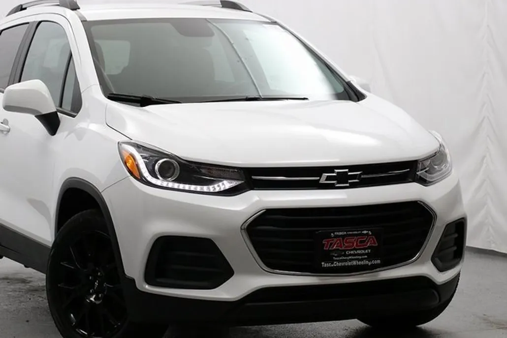2022 Chevrolet Trax LT photo 1