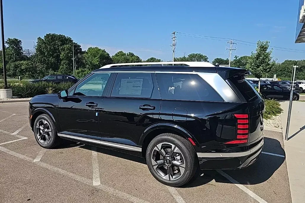 2026 Hyundai Palisade Limited photo 1
