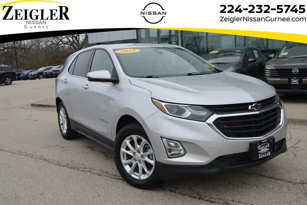 2019 Chevrolet Equinox LT photo 1