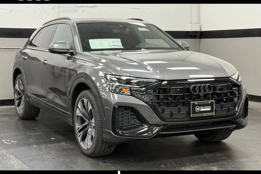 2025 Audi Q8 55 Premium Plus photo 1