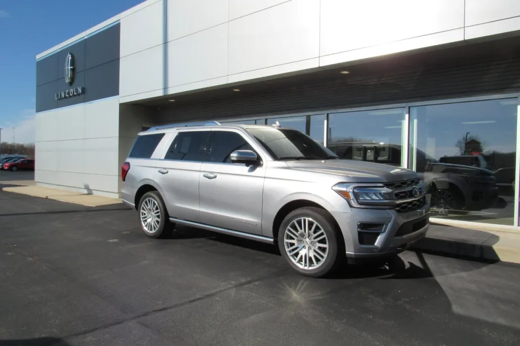 2023 Ford Expedition Platinum photo 1