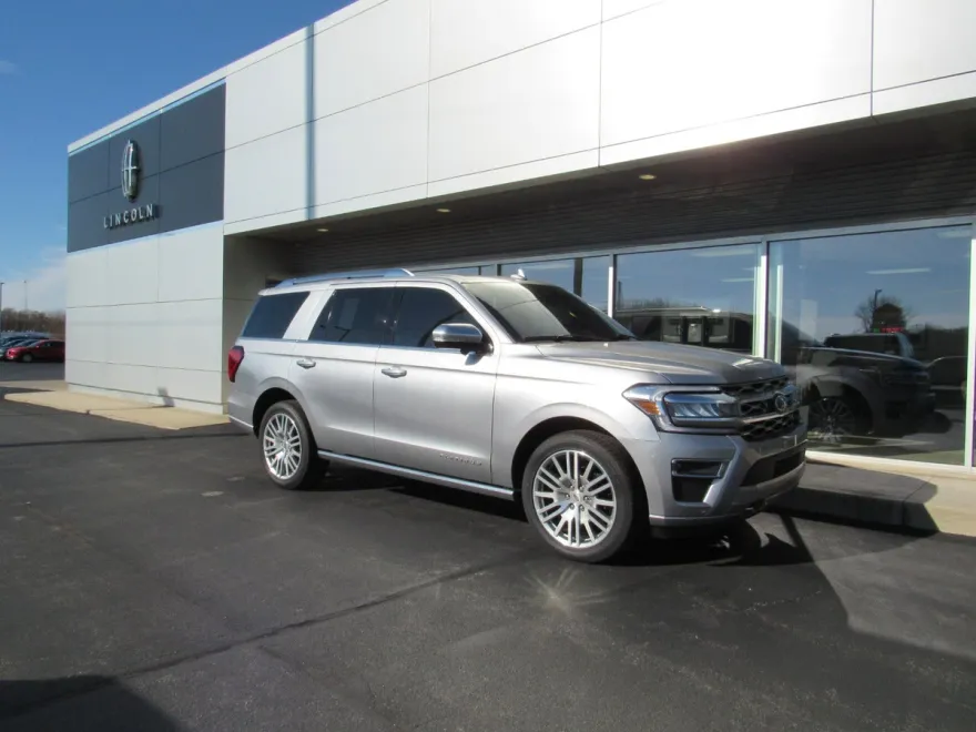 2023 Ford Expedition Platinum photo 1