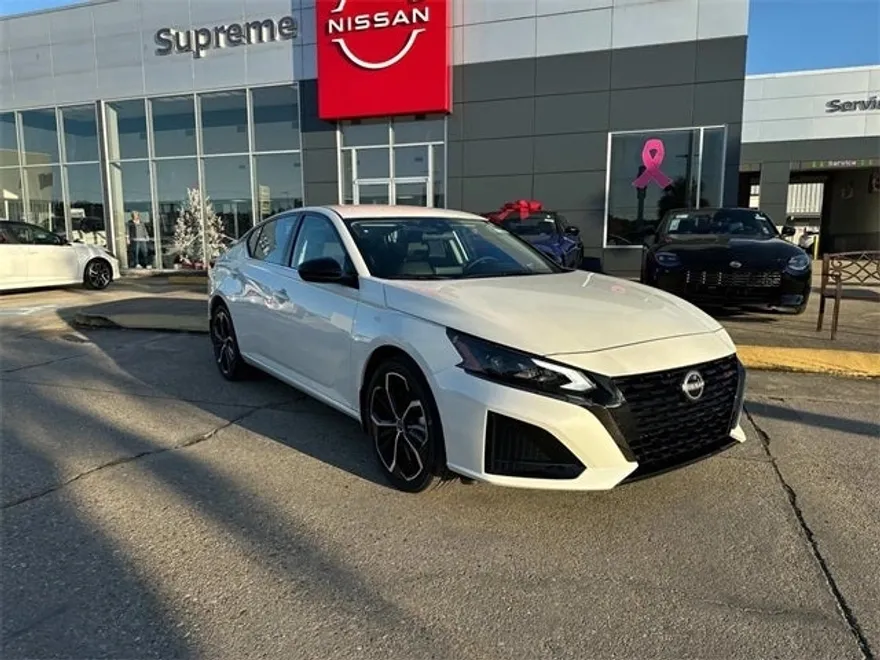 2025 Nissan Altima 2.5 SR photo 1