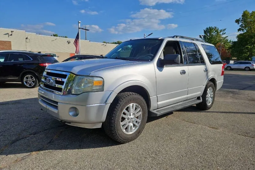2011 Ford Expedition XLT photo 1