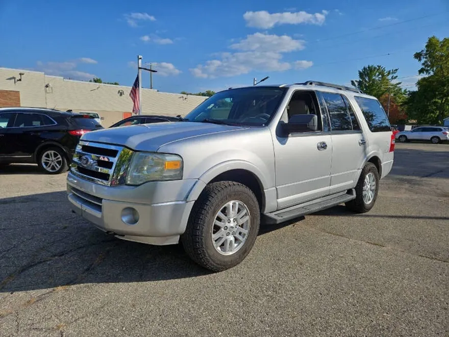 2011 Ford Expedition XLT photo 1