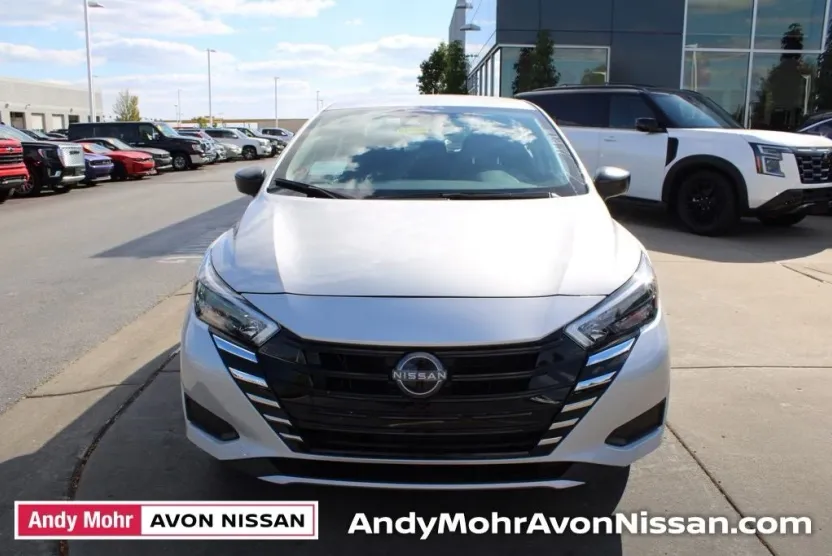 2025 Nissan Versa 1.6 S photo 1