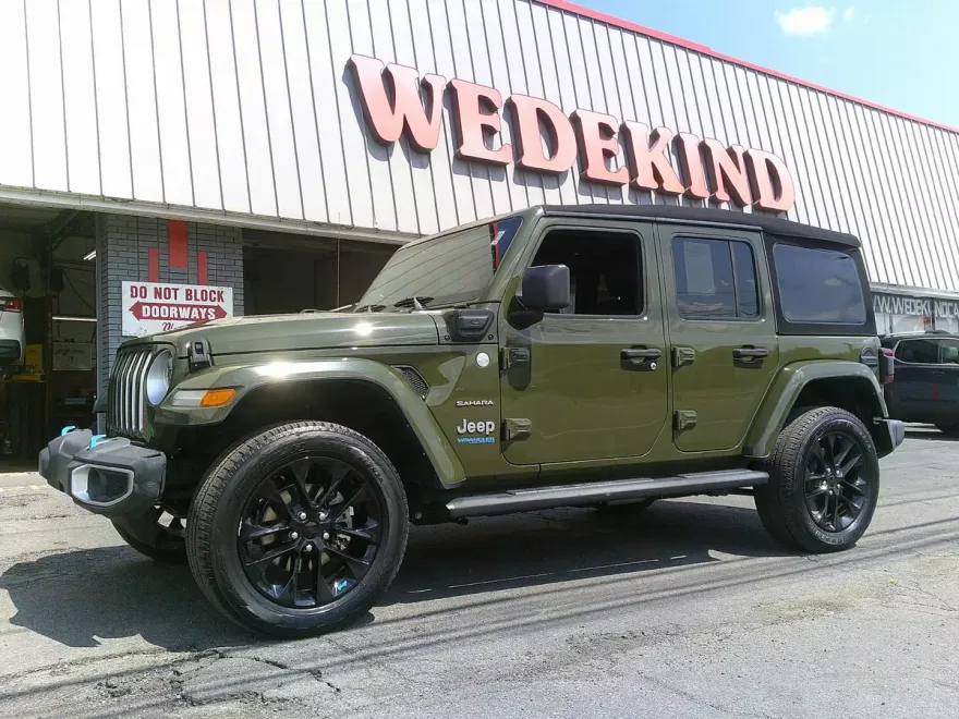 2022 Jeep Wrangler Unlimited 4xe Sahara photo 1