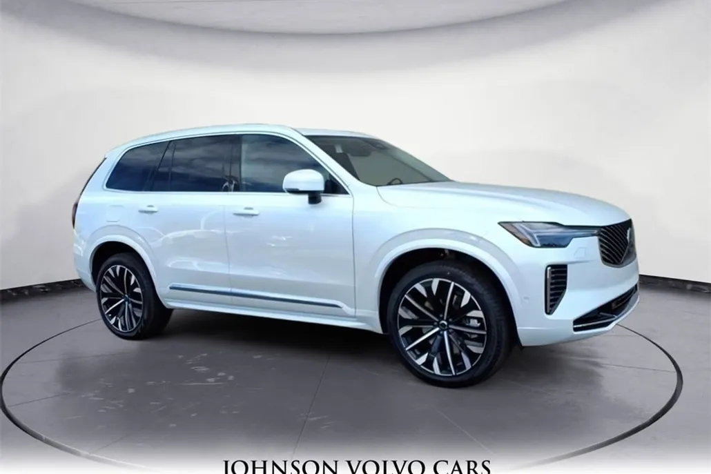 2025 Volvo XC90 T8 Plus photo 1
