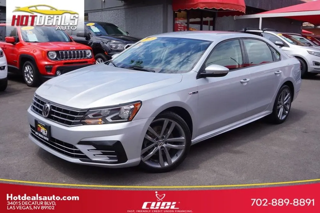 2018 Volkswagen Passat R-Line Premium photo 1