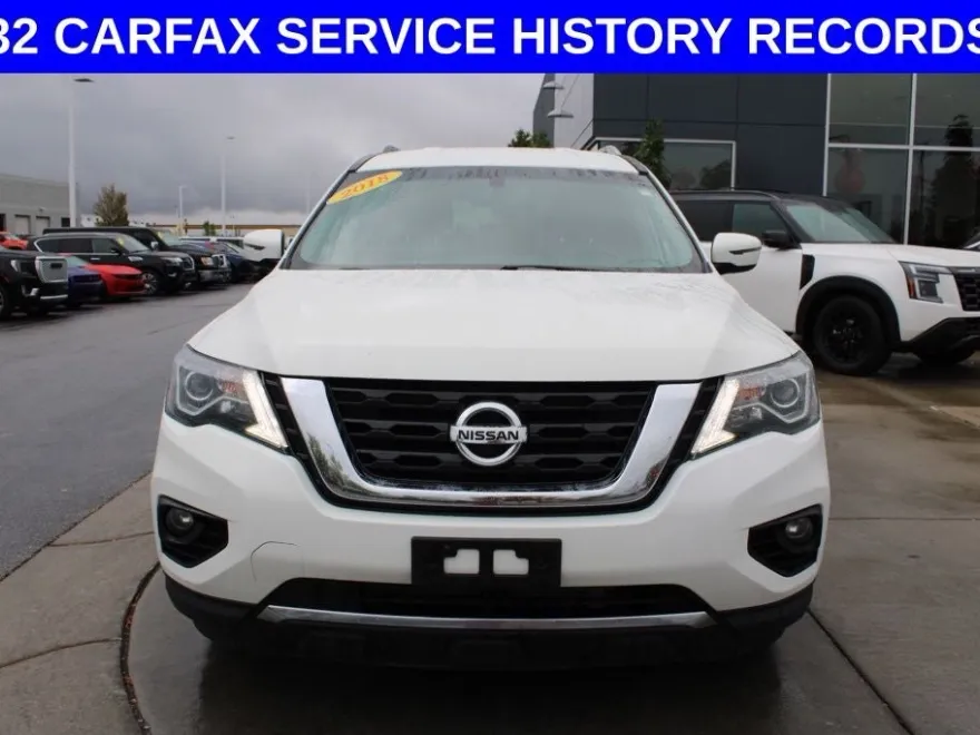 2018 Nissan Pathfinder SV photo 1