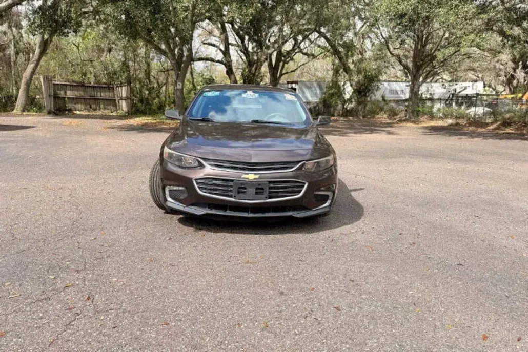 2016 Chevrolet Malibu 1LT photo 1