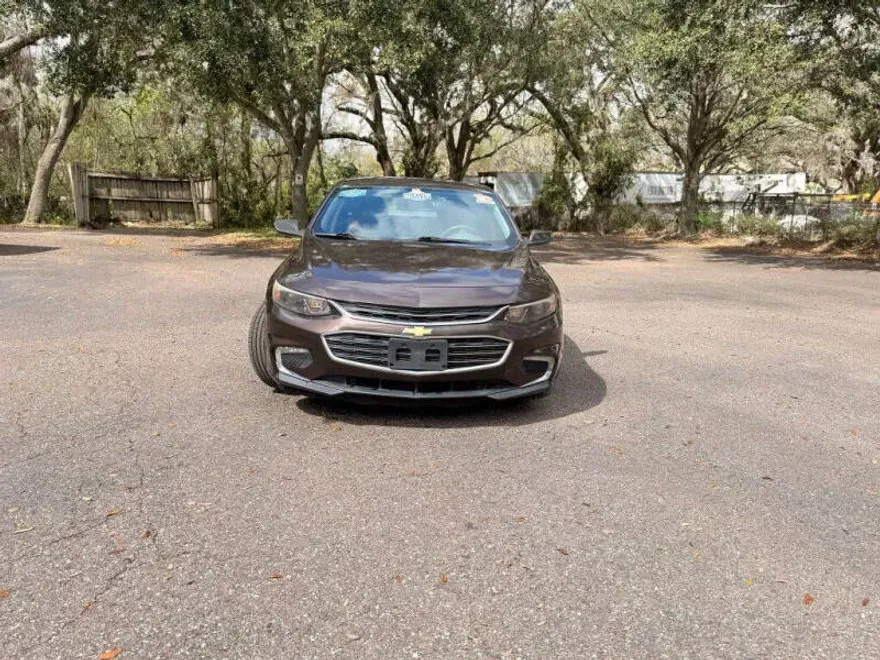2016 Chevrolet Malibu 1LT photo 1