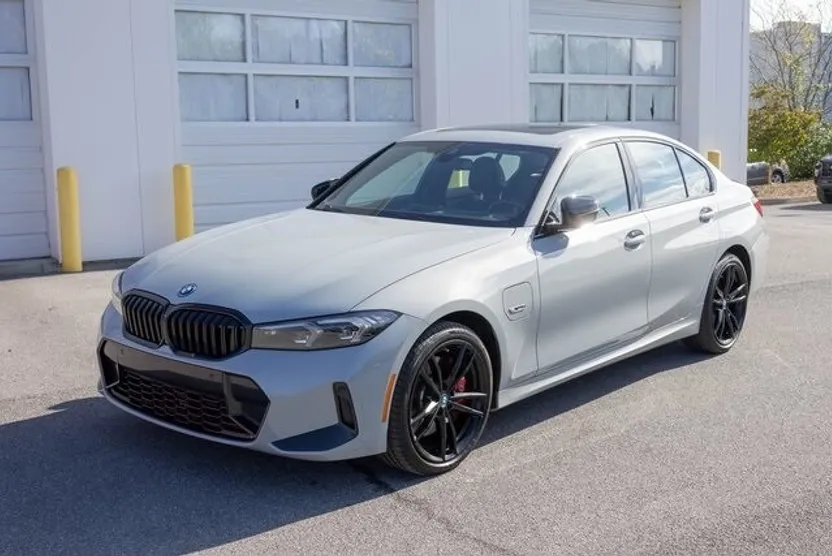 2023 Bmw 330e xDrive photo 1