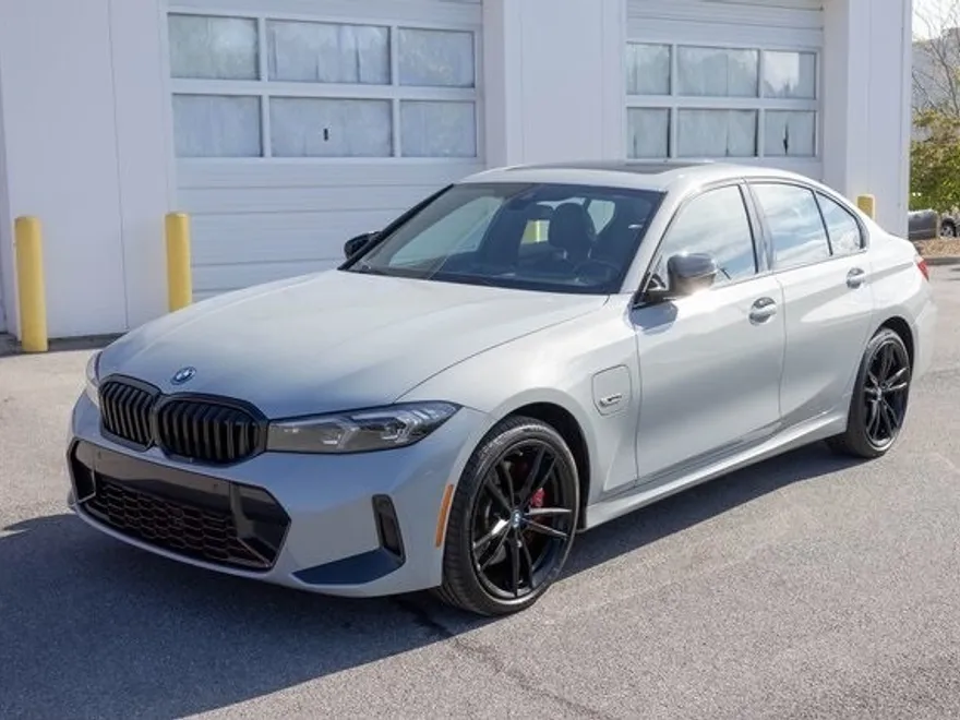 2023 Bmw 330e xDrive photo 1