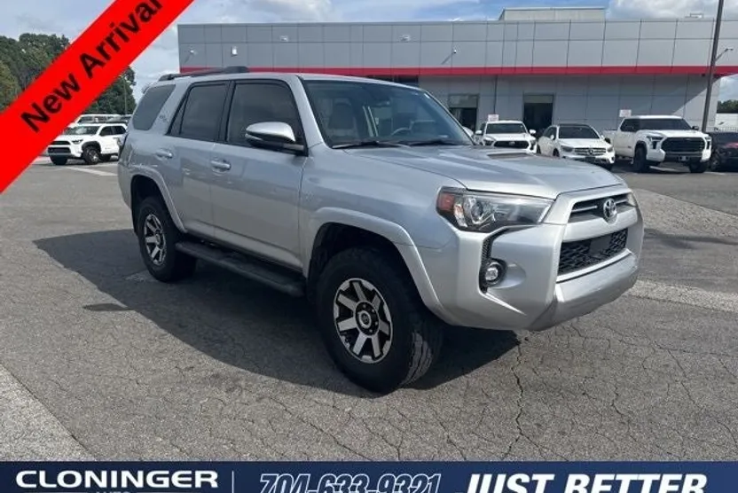 2022 Toyota 4Runner TRD Off-Road Premium photo 1