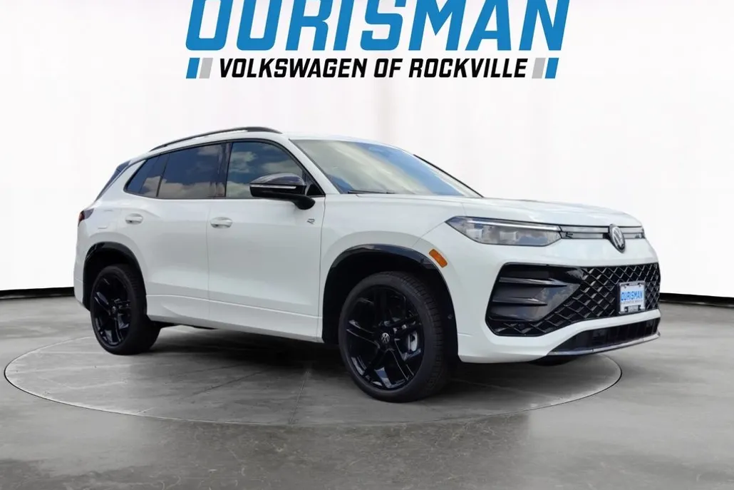 2025 Volkswagen Tiguan SE R-Line Black photo 1