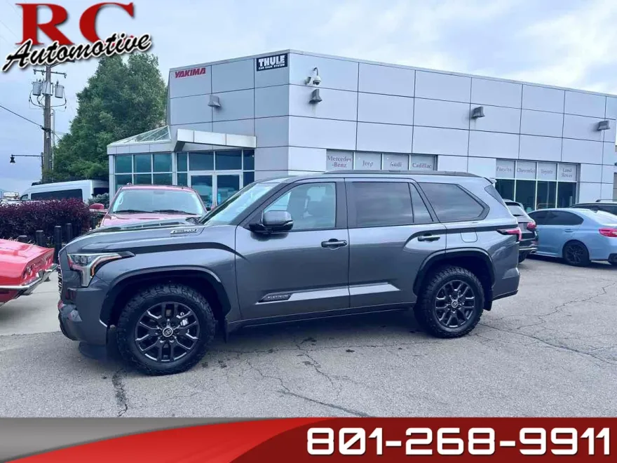 2024 Toyota Sequoia Platinum photo 1