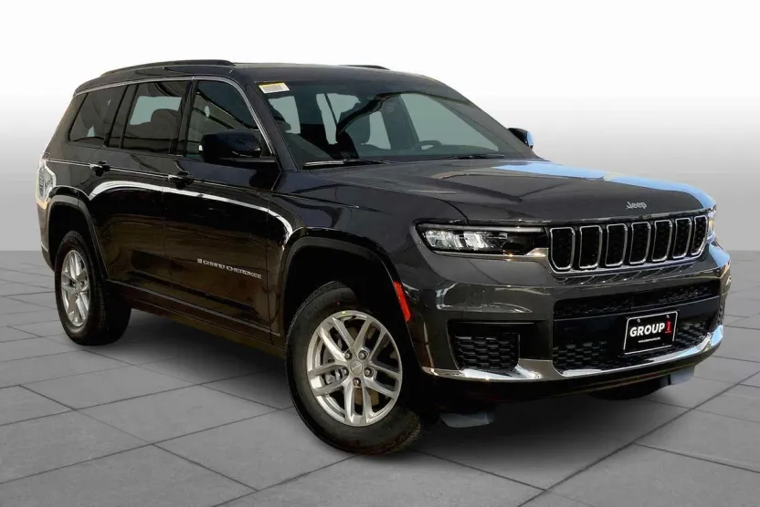 2025 Jeep Grand Cherokee Laredo photo 1