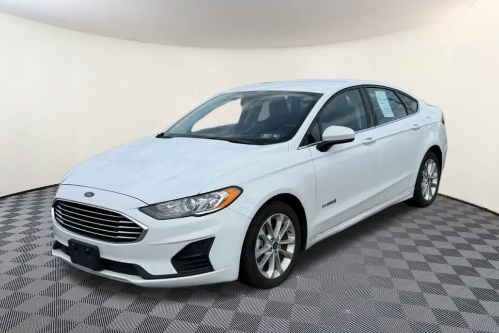 2019 Ford Fusion Hybrid SE photo 1