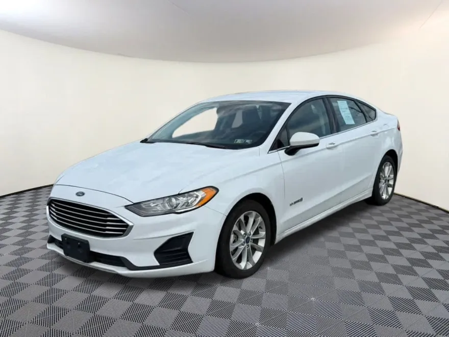 2019 Ford Fusion Hybrid SE photo 1