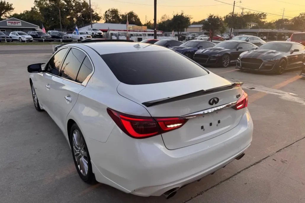 2018 Infiniti Q50 3.0t LUXE photo 1