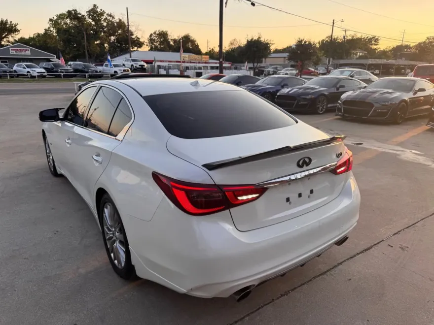 2018 Infiniti Q50 3.0t LUXE photo 1
