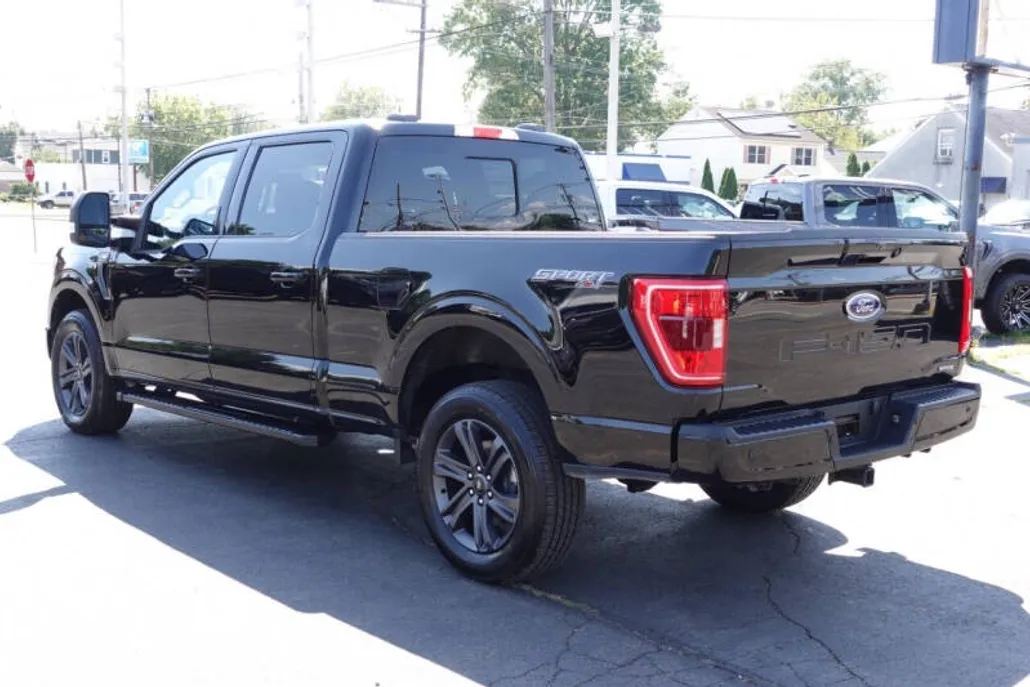 2023 Ford F-150 XLT photo 1