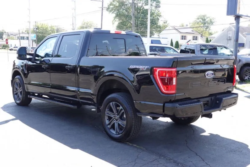 2023 Ford F-150 XLT photo 1