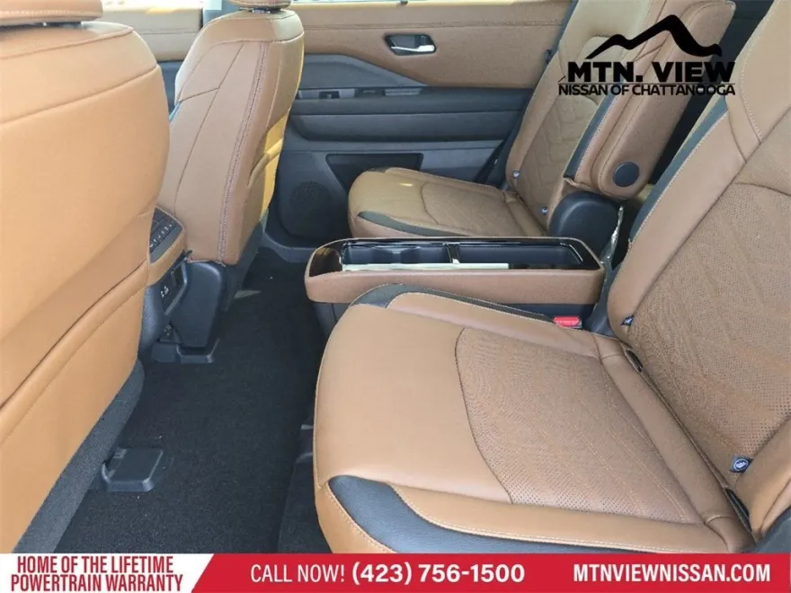2025 Nissan Pathfinder Platinum photo 1