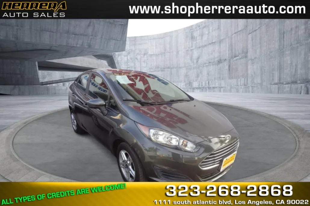 2017 Ford Fiesta SE photo 1