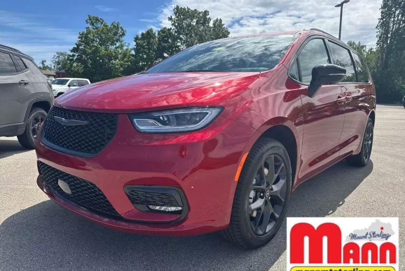 2025 Chrysler Pacifica Limited photo 1