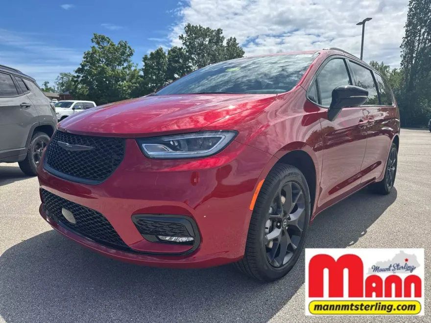 2025 Chrysler Pacifica Limited photo 1