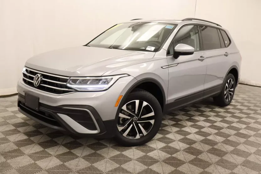 2022 Volkswagen Tiguan S photo 1