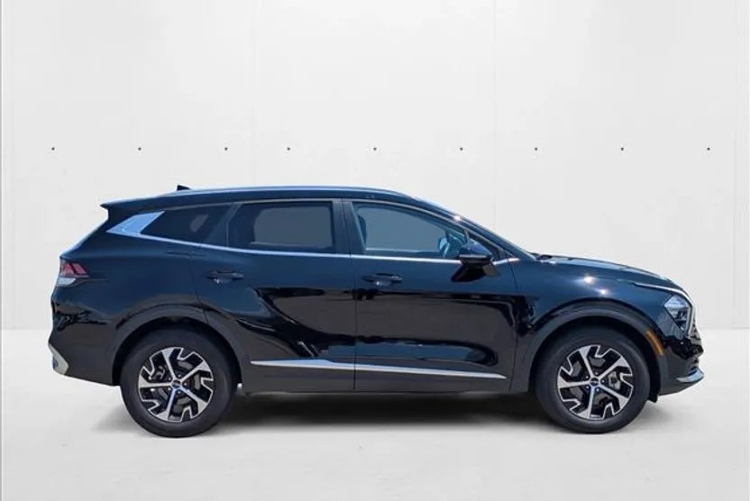 2023 Kia Sportage EX photo 1