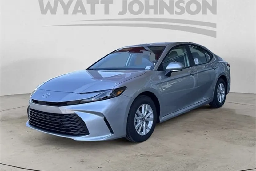 2026 Toyota Camry LE photo 1