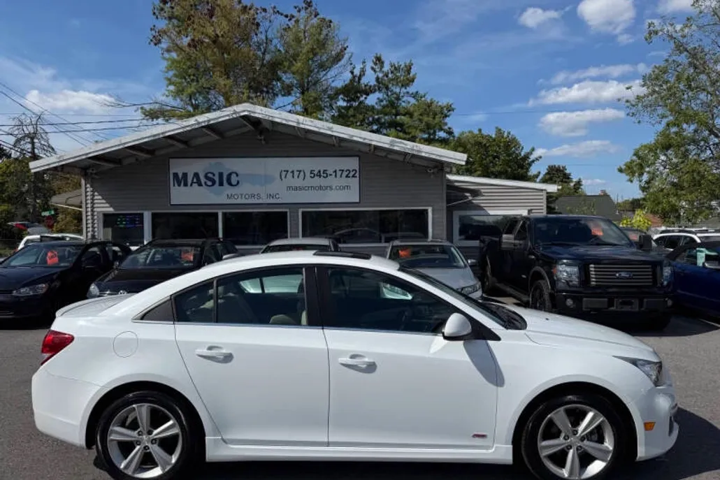 2016 Chevrolet Cruze photo 1